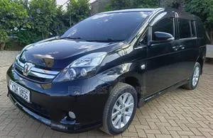 Toyota ISIS 2016 Matt Black