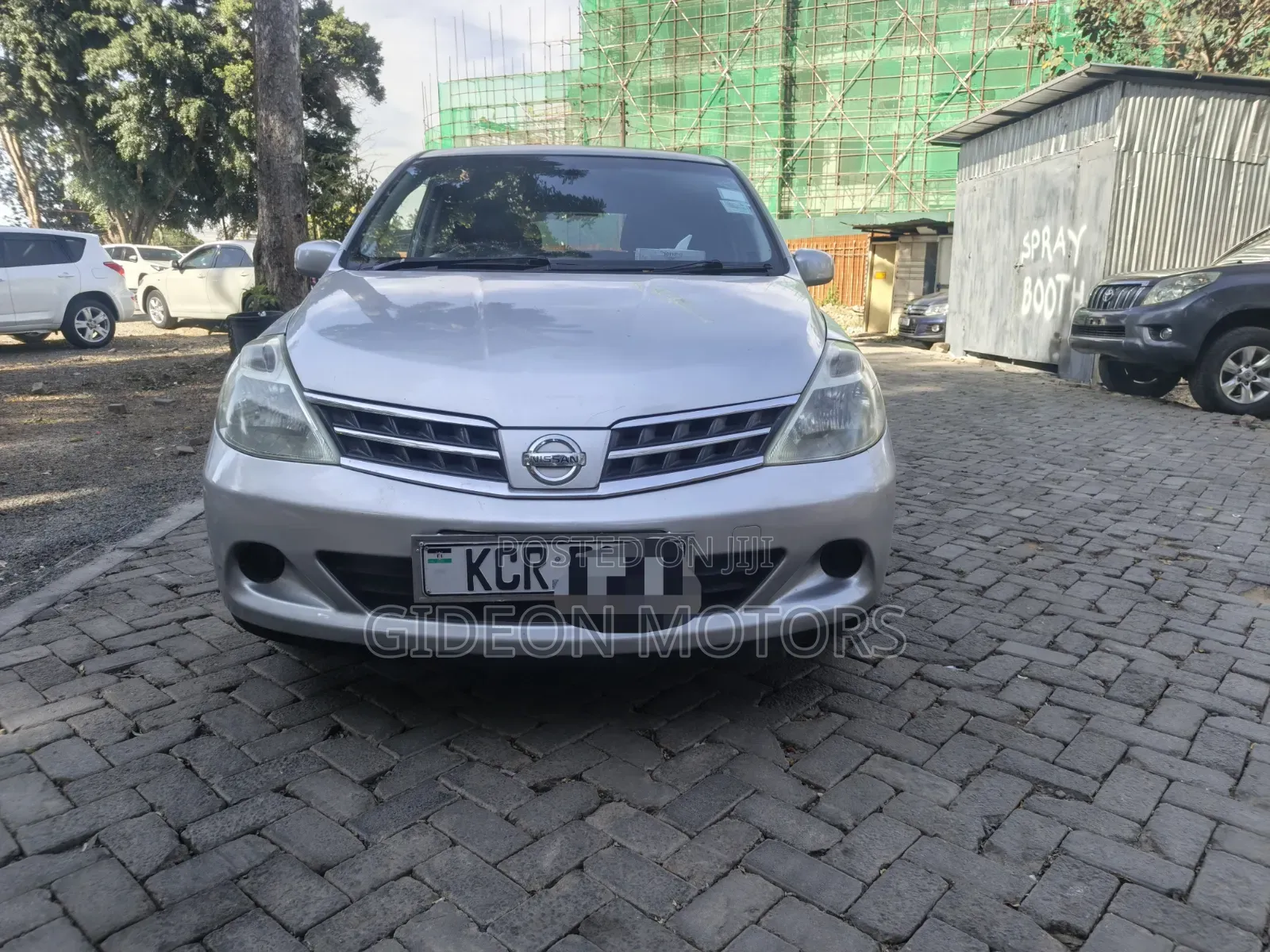 Nissan Tiida 2012 Silver