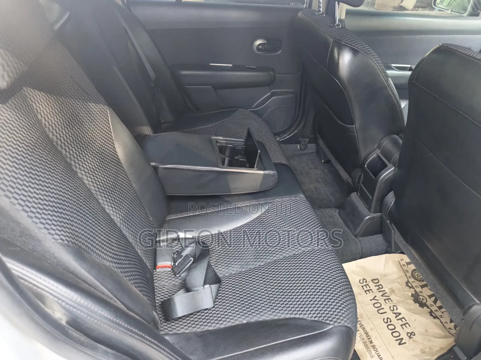 Nissan Tiida 2012 Silver