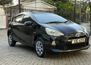 Toyota Aqua 2013 Black