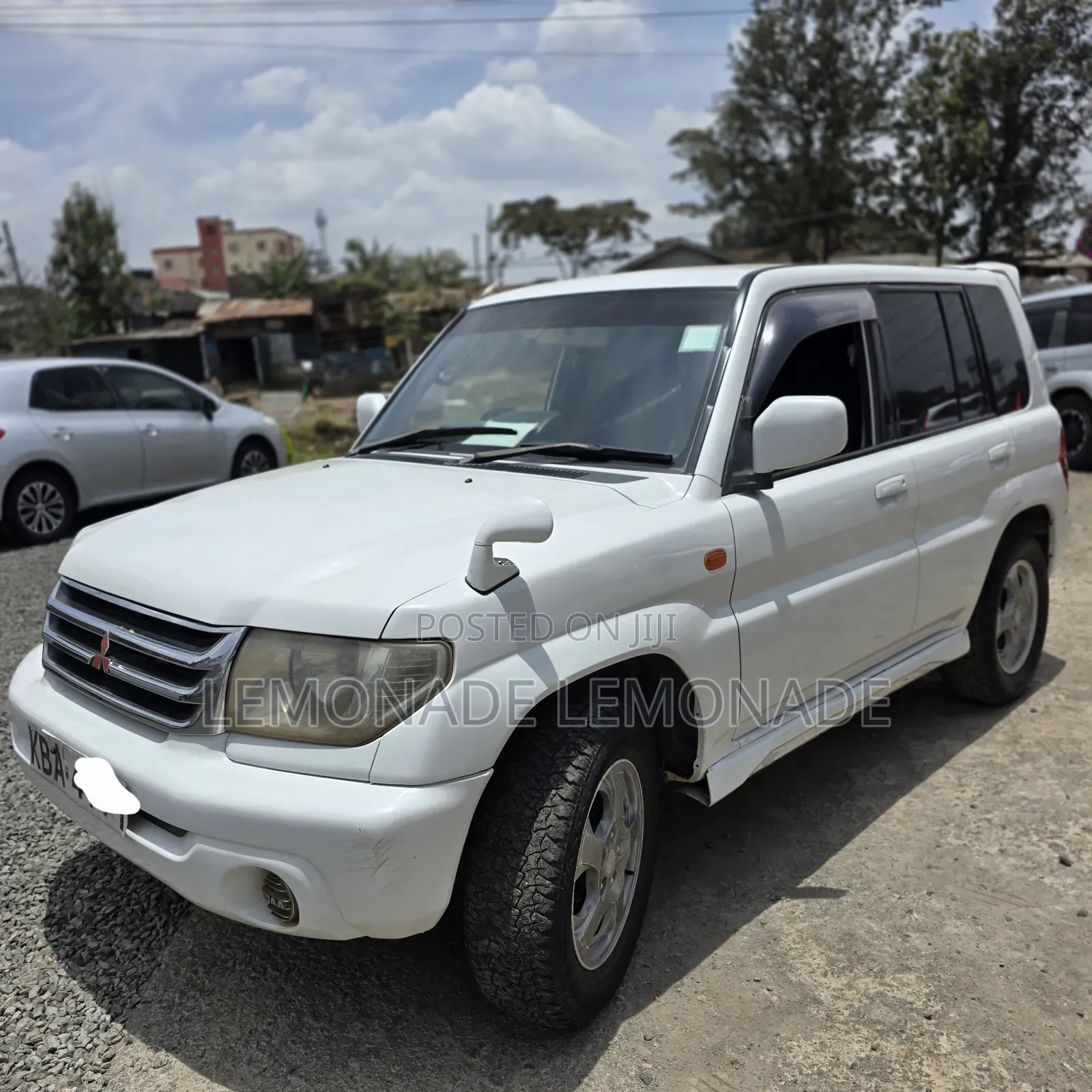 Mitsubishi Pajero IO 2000 Pearl