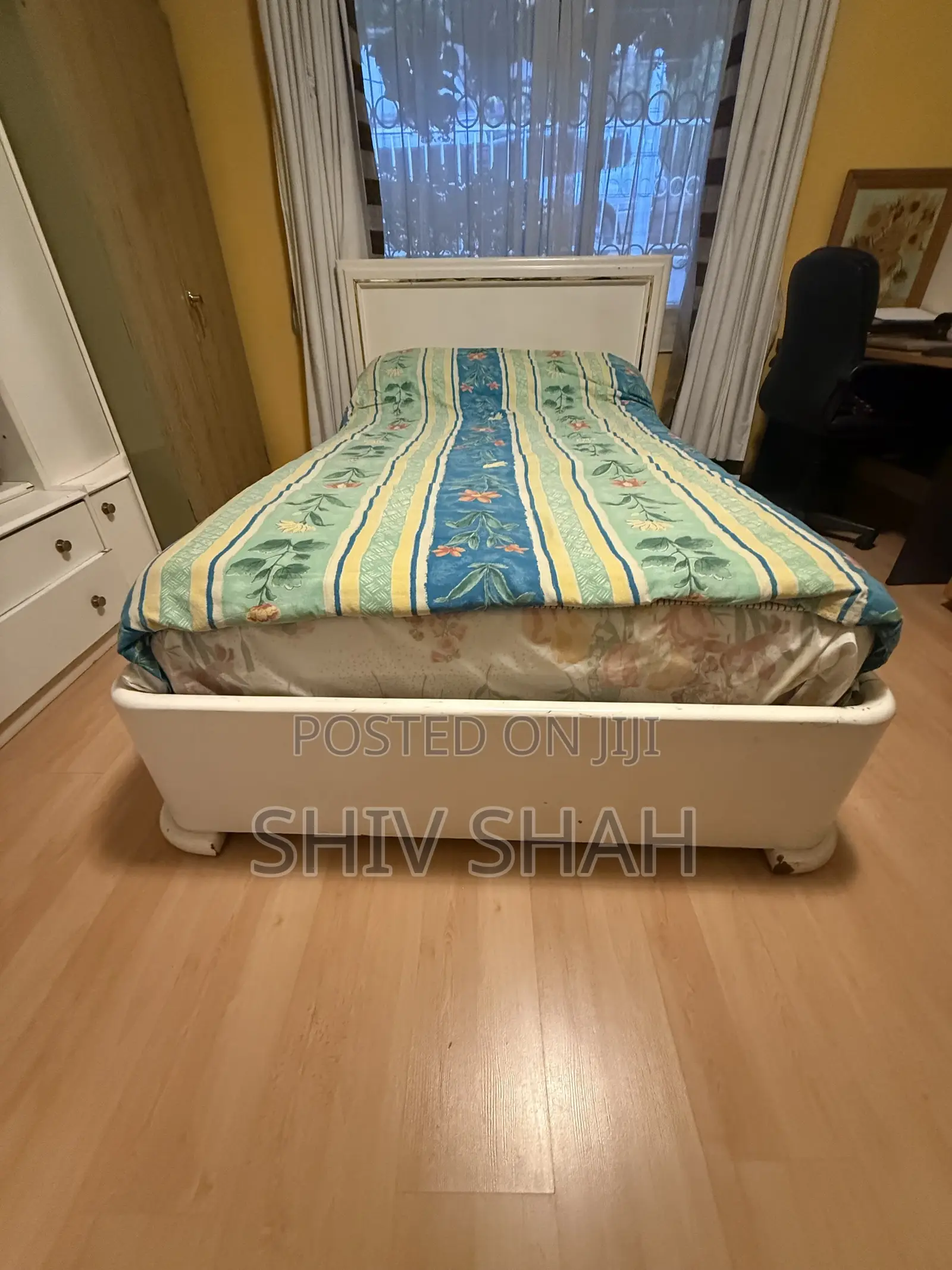 Twin Bed With 2 Mattresses