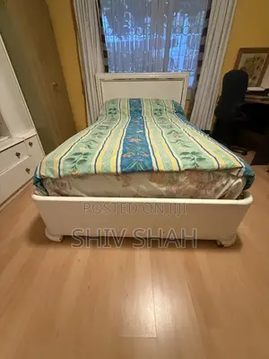 Twin Bed With 2 Mattresses