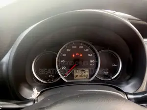 Toyota Vitz 2012 Silver