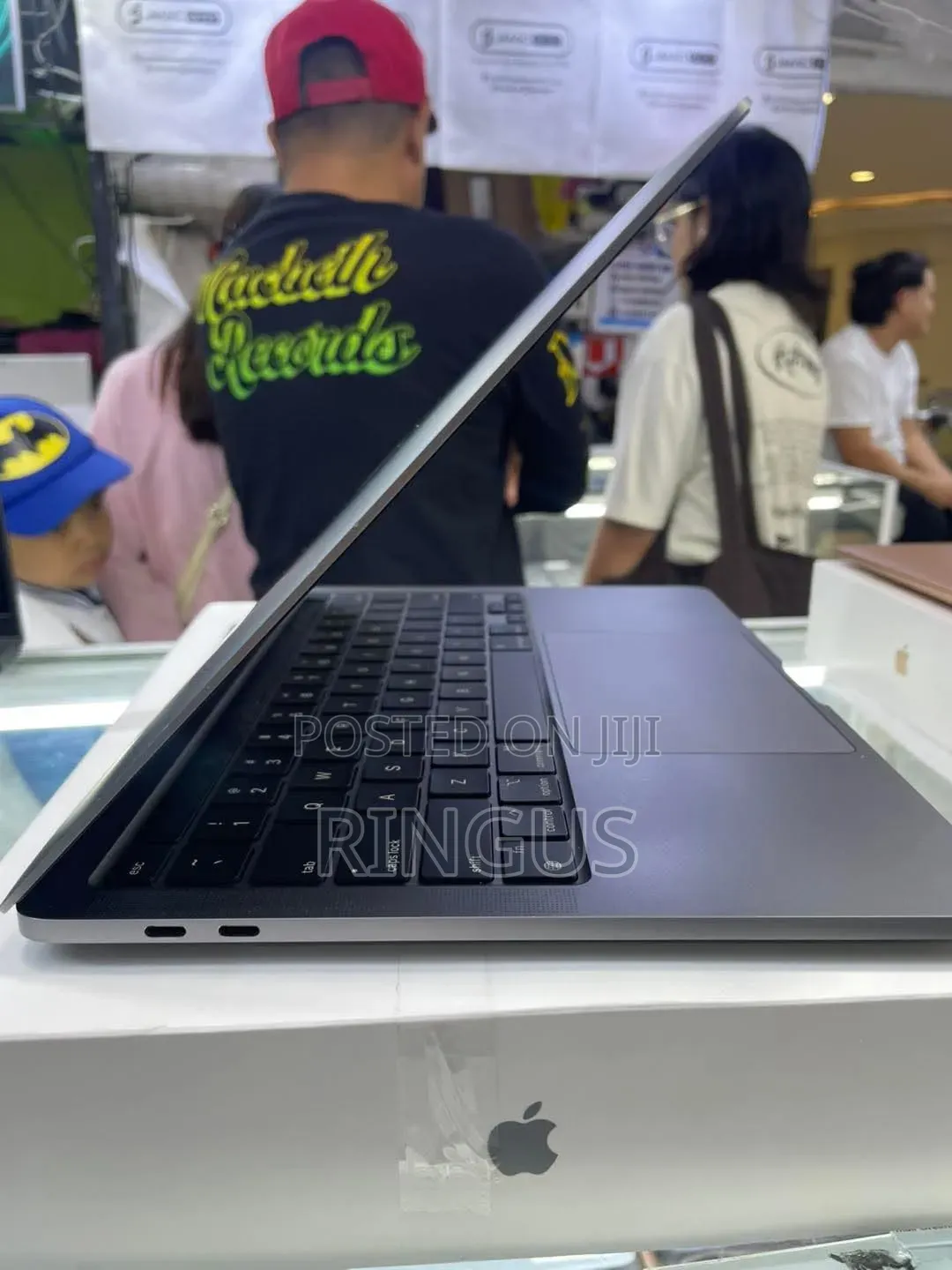 Laptop Apple MacBook Pro 2022 M2 16GB Apple M2 SSD 512GB