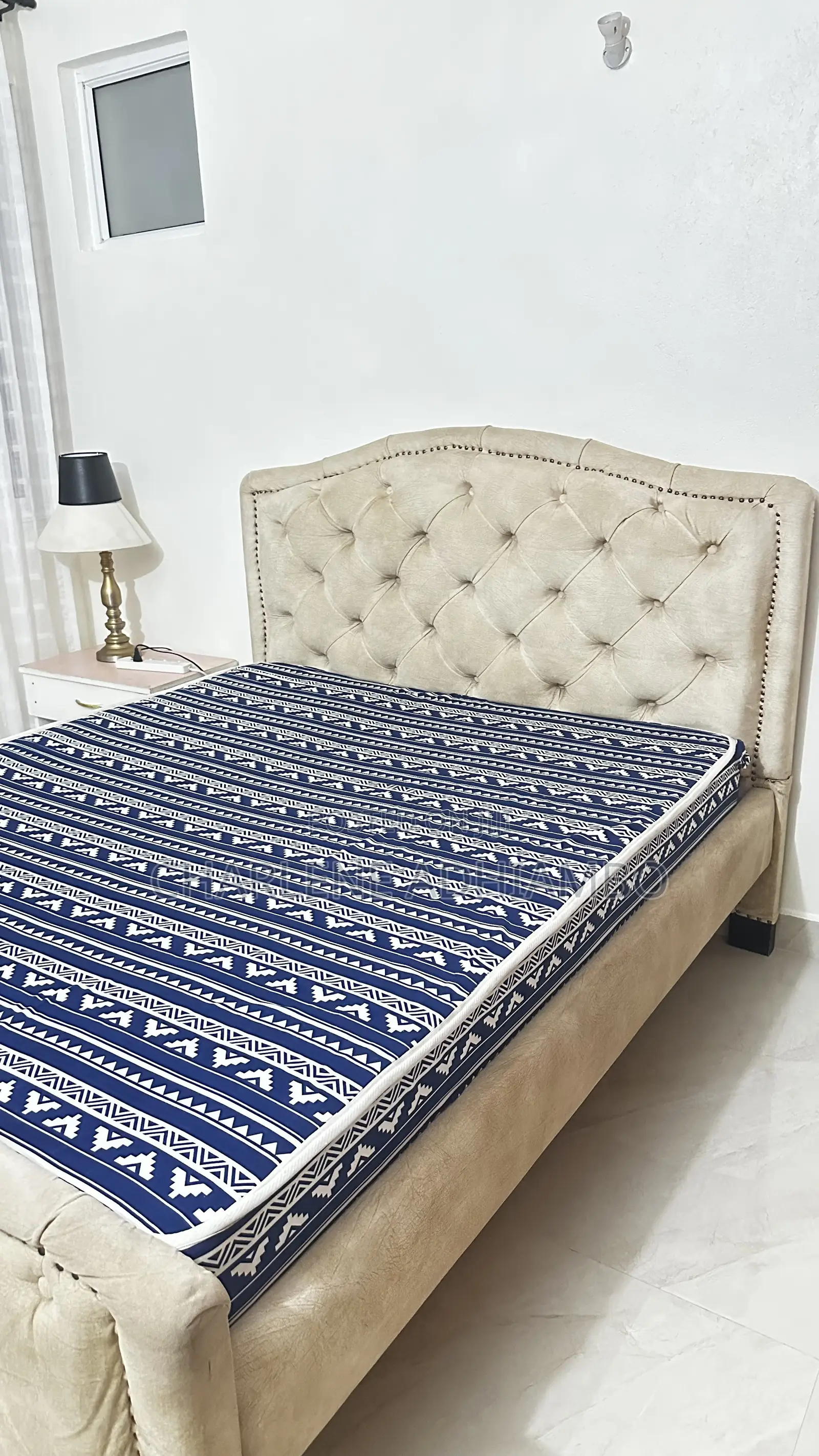 Bed+ Mattress +Sidetable