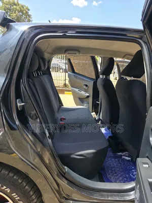 Toyota Vitz 2012
