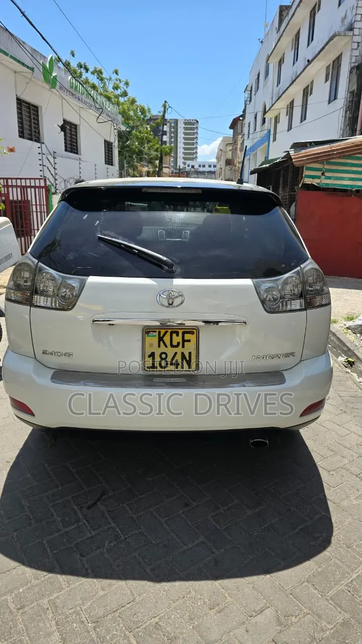 Toyota Harrier 2010 White