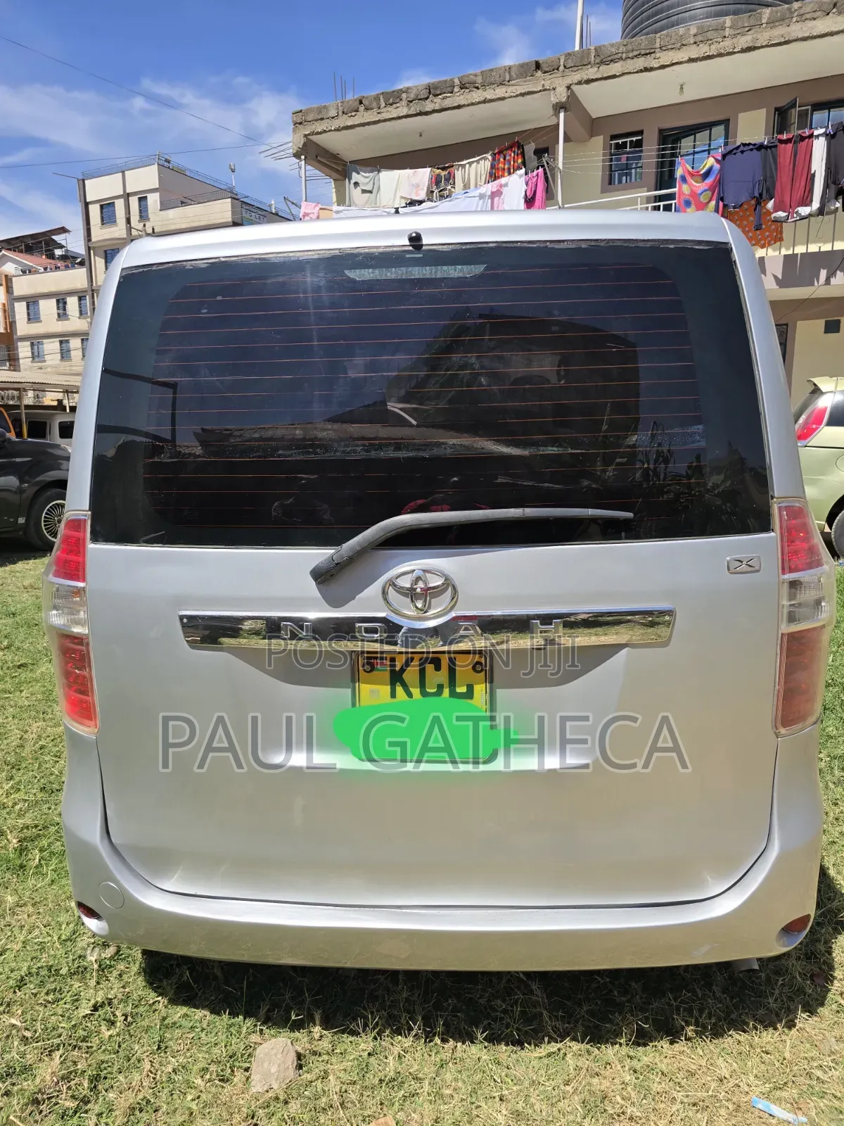 Toyota Noah 2010 Silver
