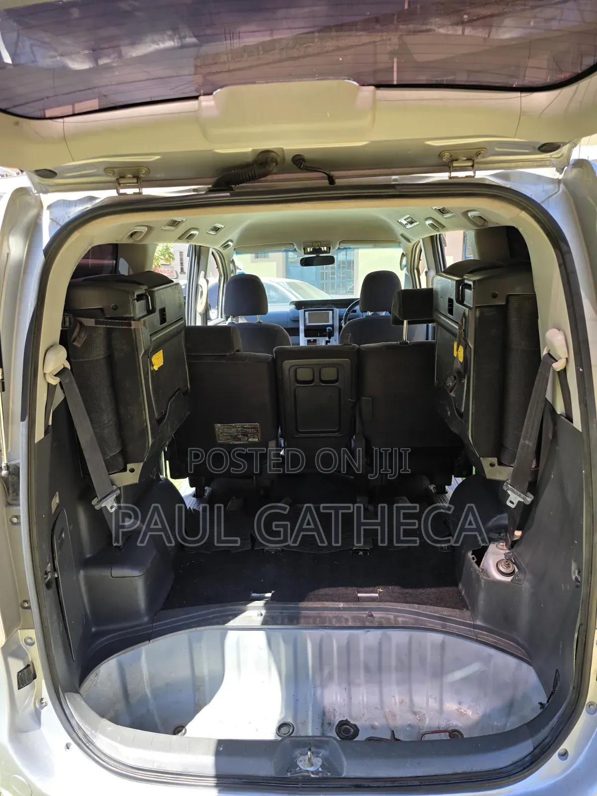 Toyota Noah 2010 Silver