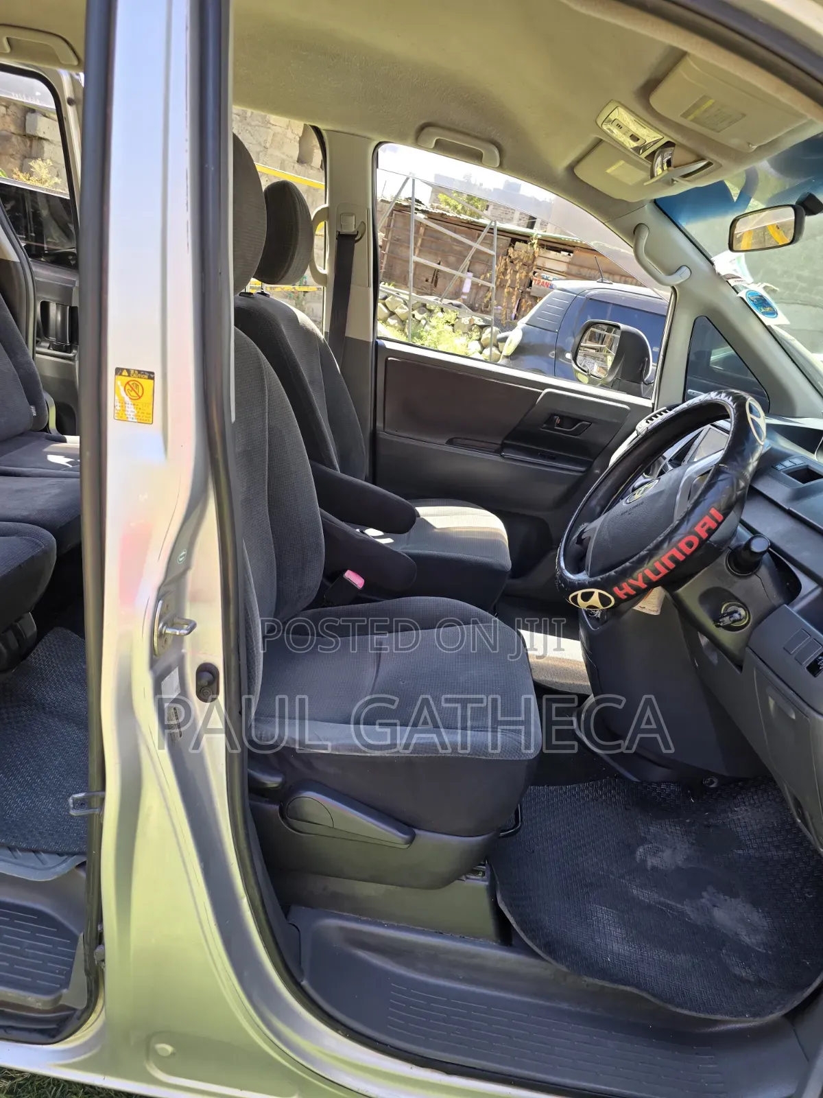 Toyota Noah 2010 Silver