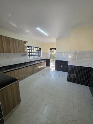 4bdrm Bungalow in Olesurutia, Matasia for sale