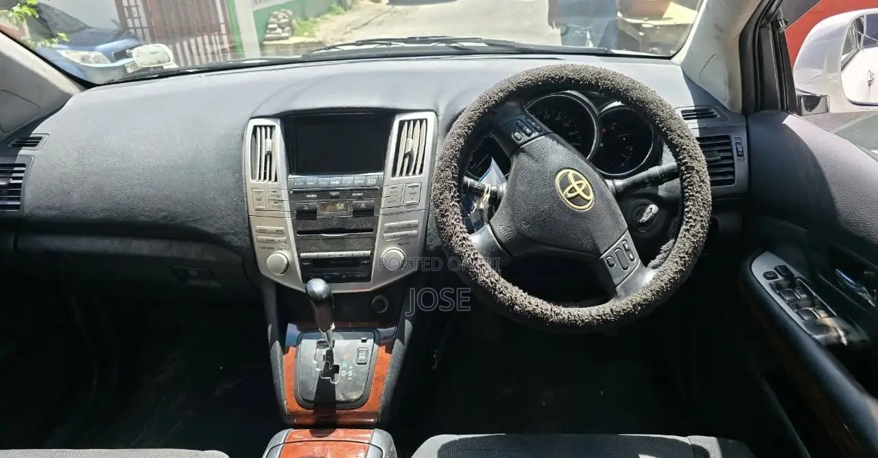 Toyota Harrier 2.4 2010 White