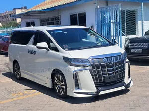 Toyota Alphard 2.5 Hybrid AWD 2019 White