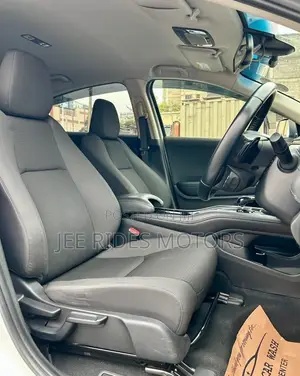 Honda Vezel 1.5 Hybrid 4WD 2019 White
