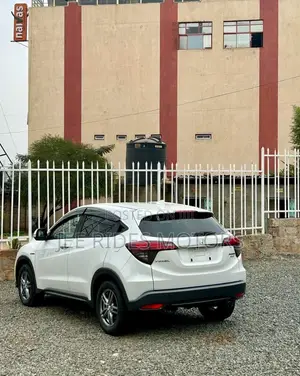Honda Vezel 1.5 Hybrid 4WD 2019 White