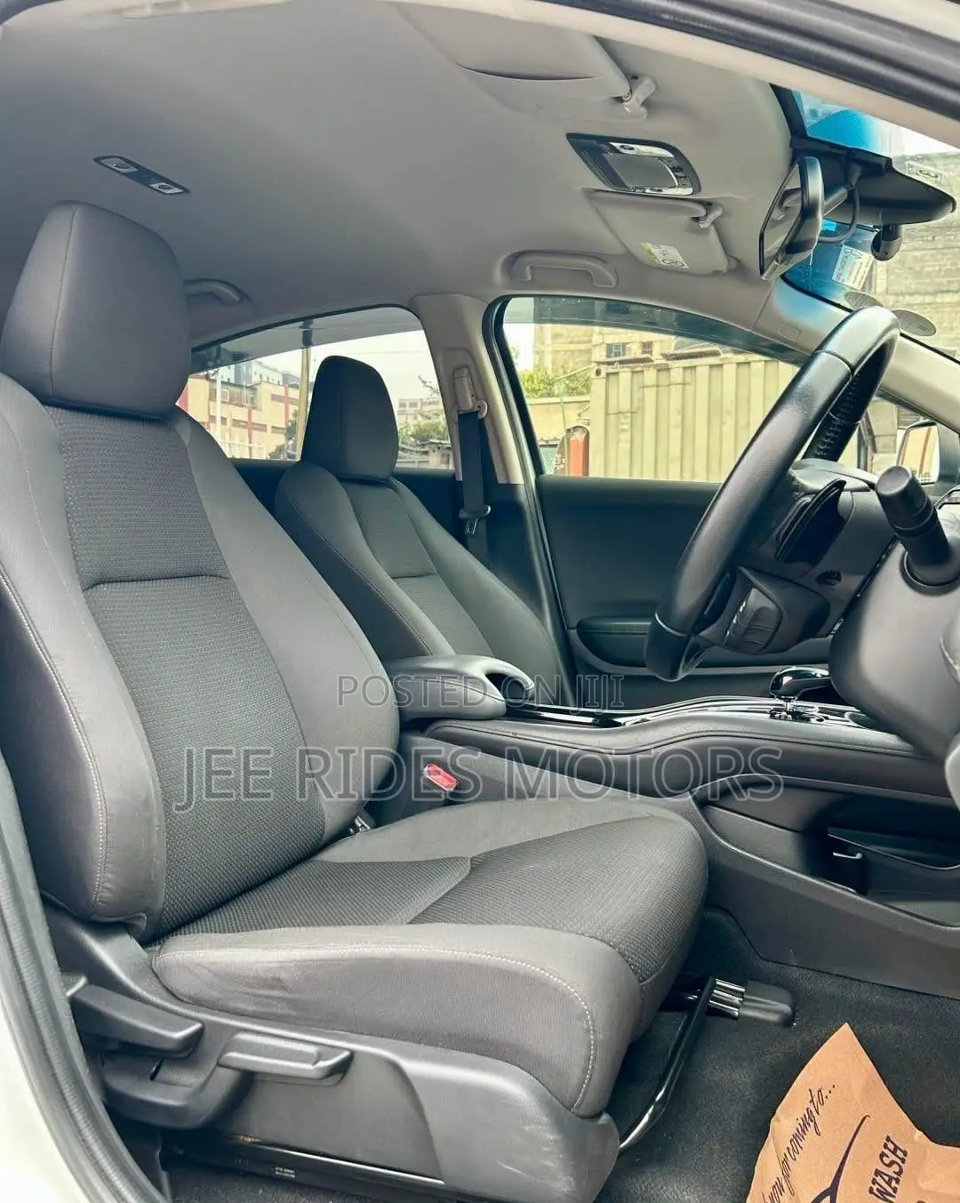 Honda Vezel 1.5 Hybrid 4WD 2019 White