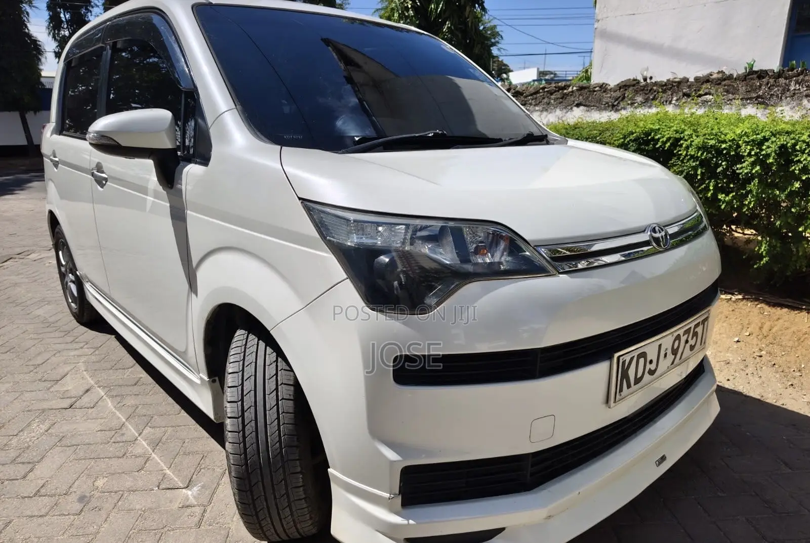 Toyota Spade 2015 White
