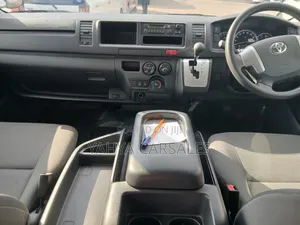 Toyota HiAce 2019 Silver