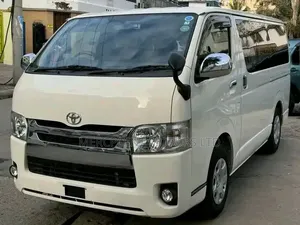 Toyota HiAce 2019 White