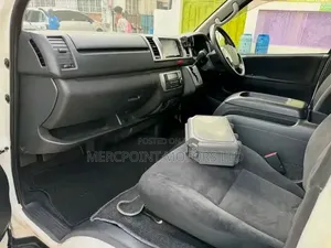 Toyota HiAce 2019 White