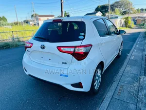 Toyota Vitz 1.5 FWD Hybrid 5dr 2019 White