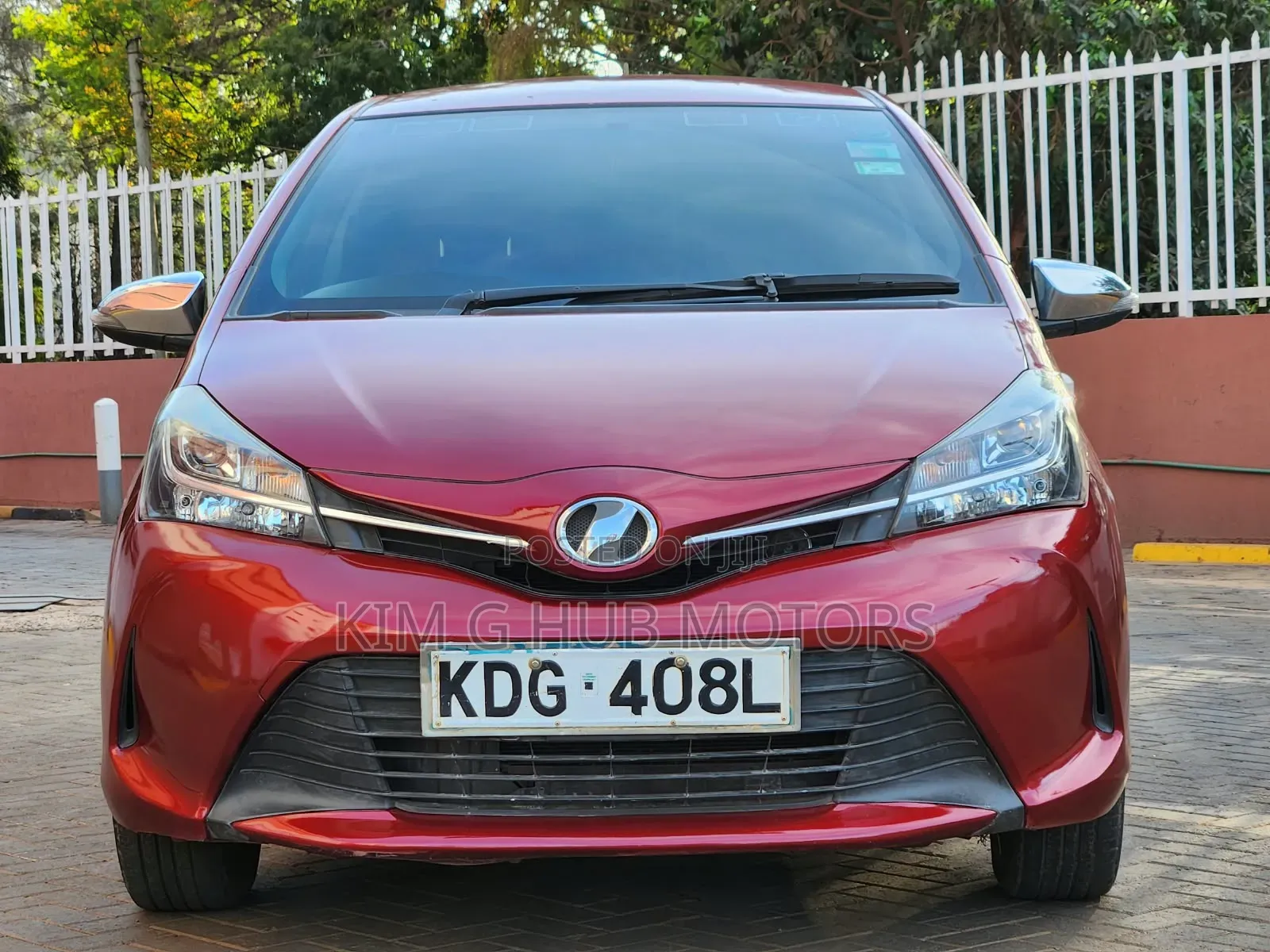 Toyota Vitz 2015 Maroon