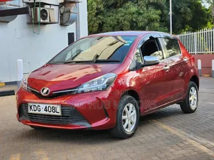 Toyota Vitz 2015 Maroon