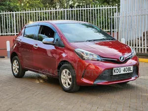 Toyota Vitz 2015 Maroon
