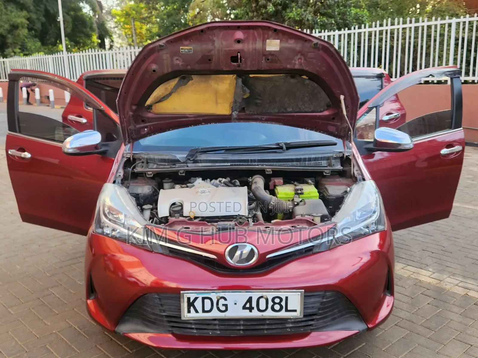 Toyota Vitz 2015 Maroon