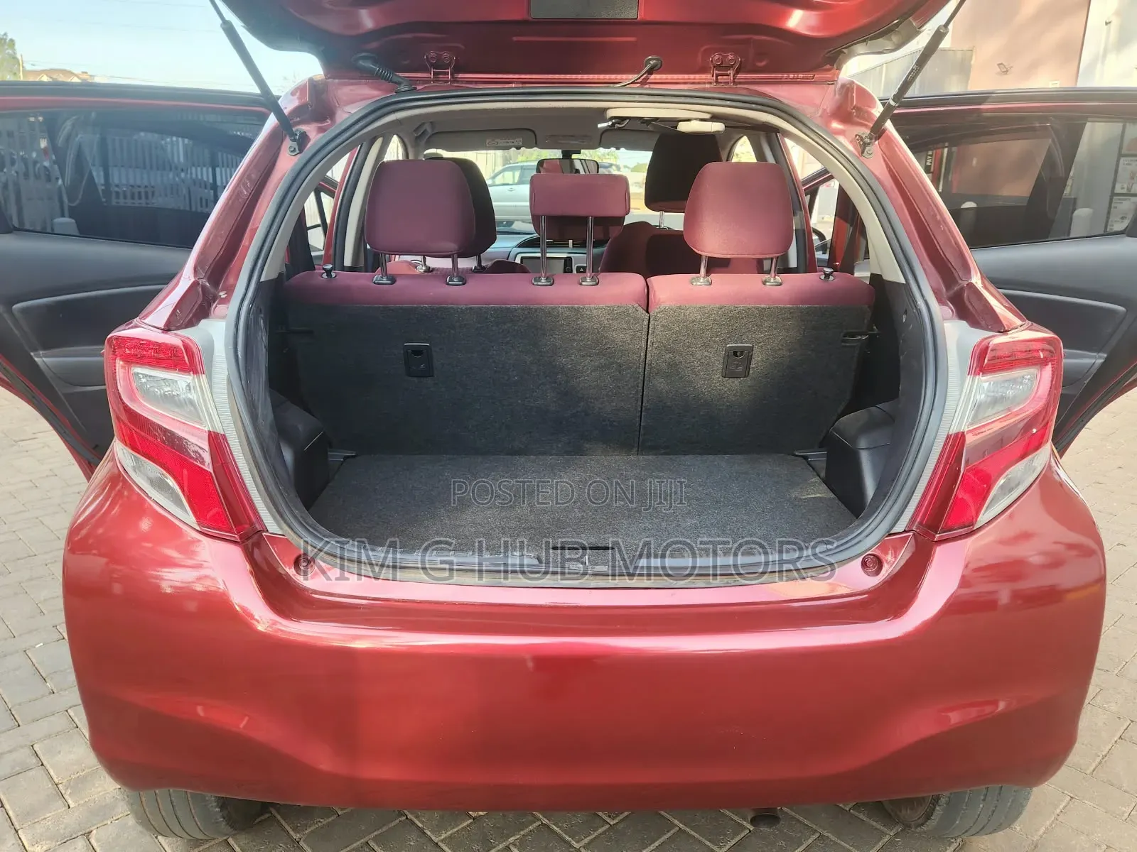 Toyota Vitz 2015 Maroon