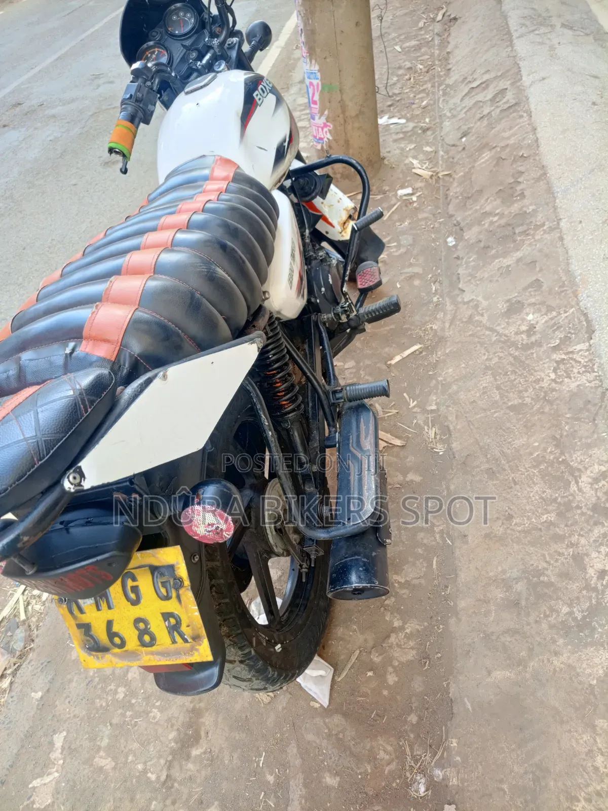 Bajaj Boxer 150 UG 2024 White