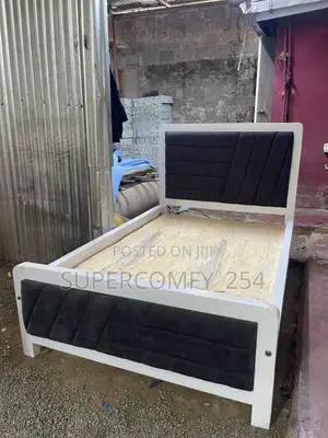 Finely Patterned 4/6 Mocket Bed Design