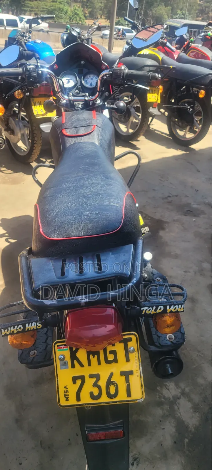 TVS HLX 125 2025 Red