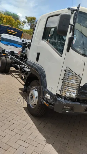 Isuzu FRR 90 Slay Queen