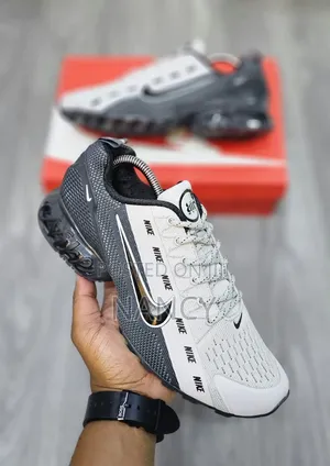 Nike Airmax Ultra Shox Hybrid