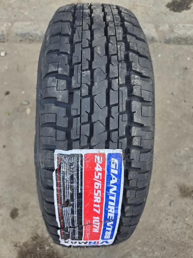 245 /45 R17 Vinmax - thumbnail 2