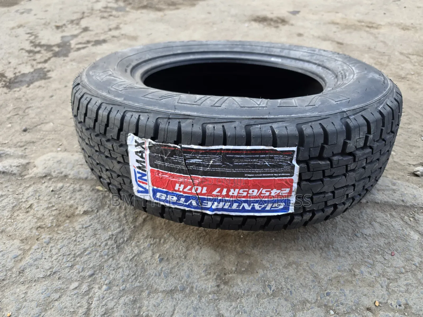 245 /45 R17 Vinmax
