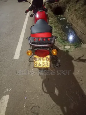 Bajaj Boxer 125 2024 Red