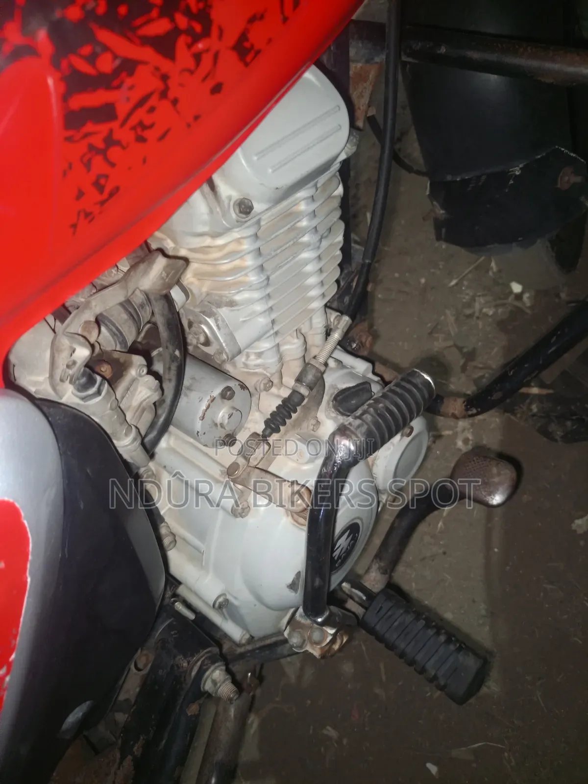 Bajaj Boxer 125 2024 Red