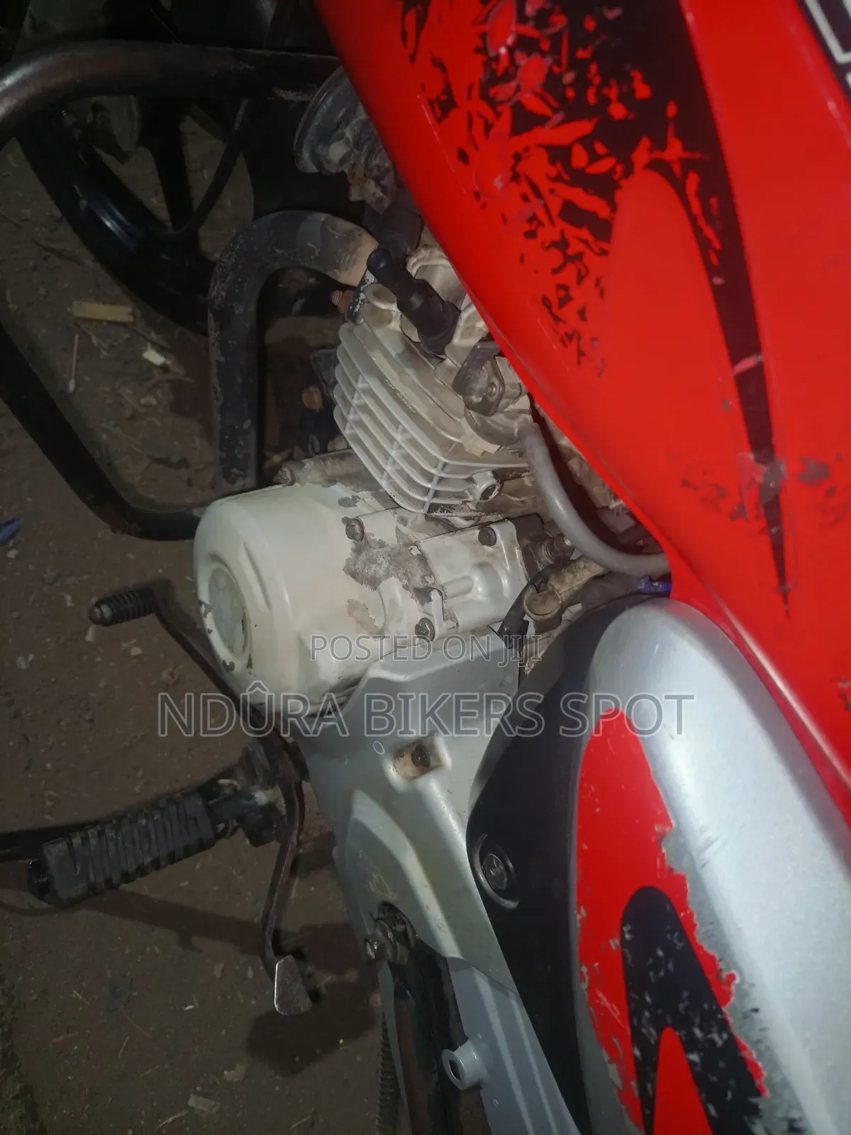 Bajaj Boxer 125 2024 Red