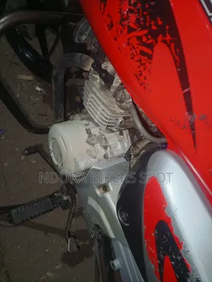 Bajaj Boxer 125 2024 Red