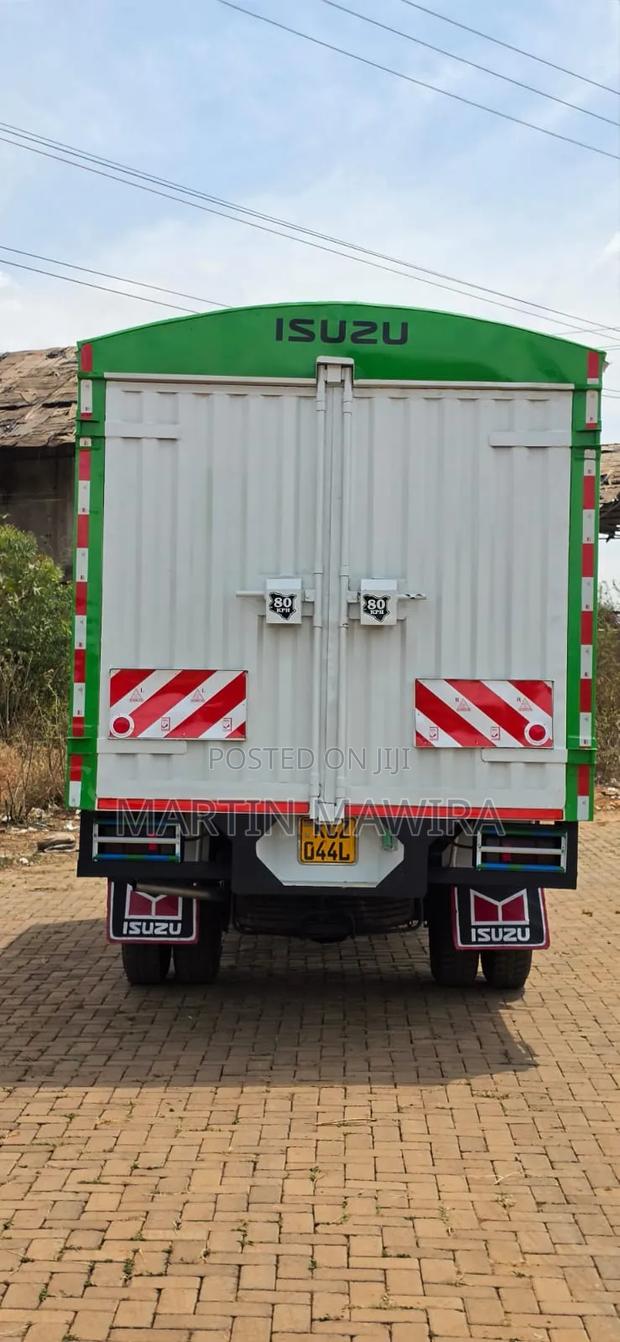 Isuzu NPR 2020 White - thumbnail 3
