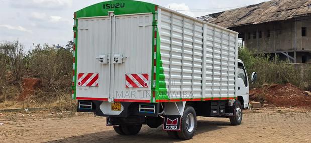 Isuzu NPR 2020 White - thumbnail 4