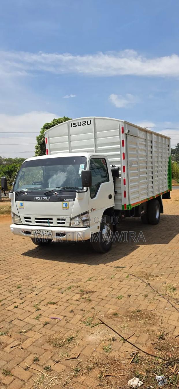 Isuzu NPR 2020 White - thumbnail 2