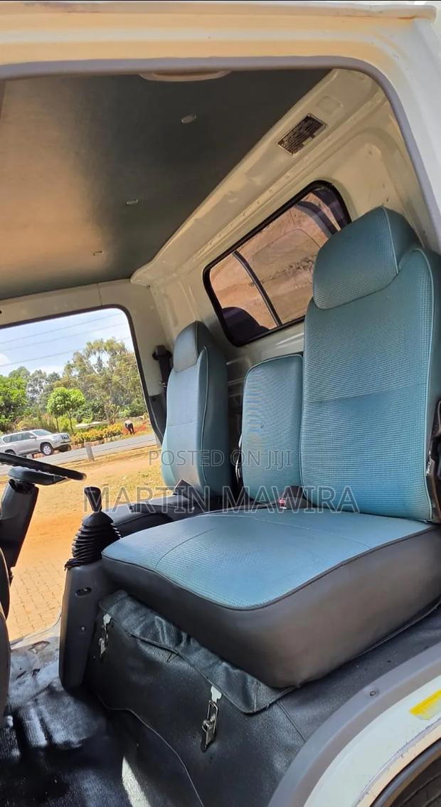 Isuzu NPR 2020 White - thumbnail 17