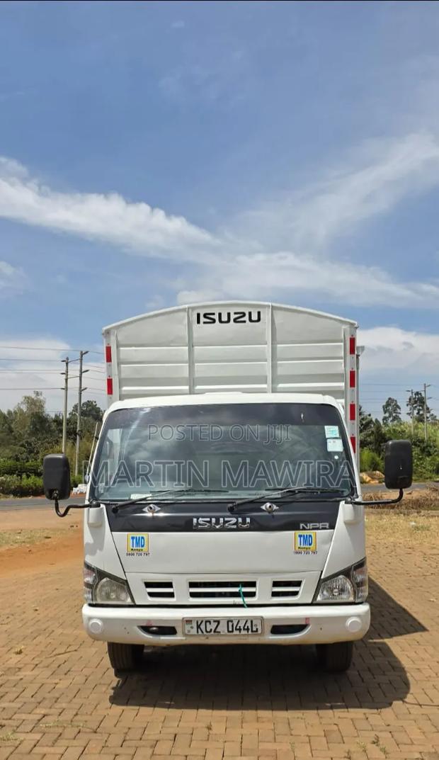 Isuzu NPR 2020 White - thumbnail 9