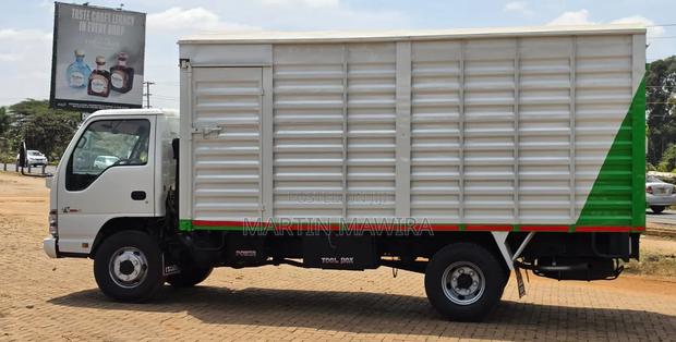 Isuzu NPR 2020 White - thumbnail 11