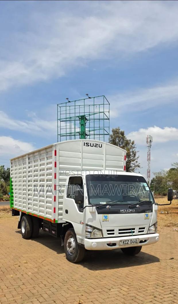Isuzu NPR 2020 White - thumbnail 12