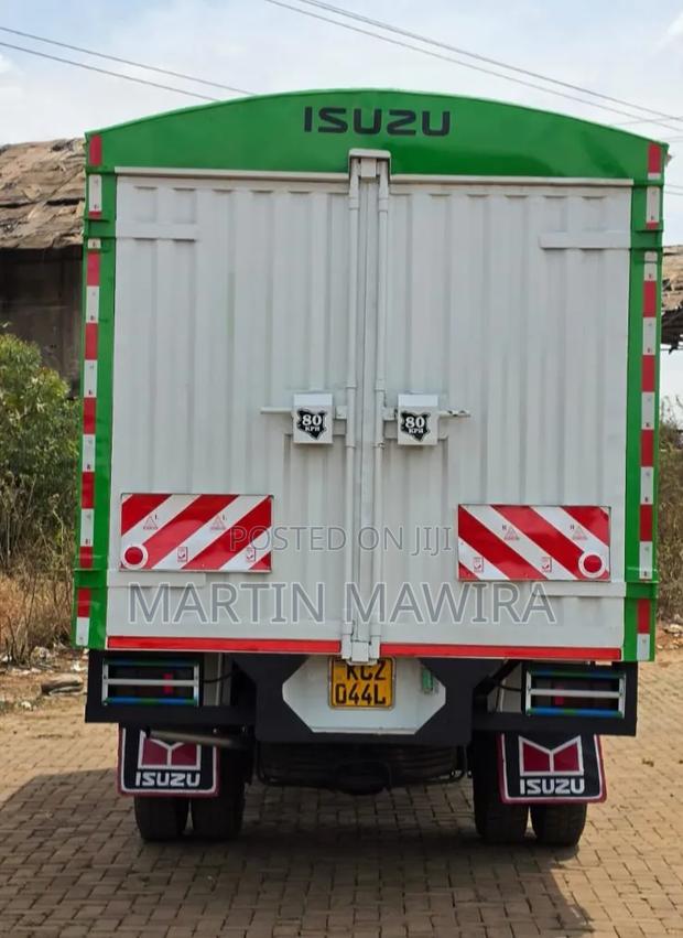 Isuzu NPR 2020 White - thumbnail 5